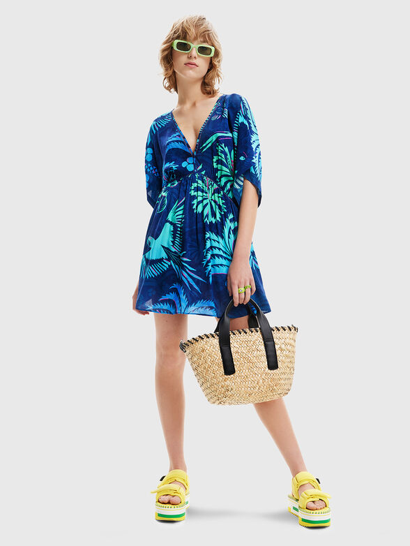 Beach dress with tropical accents - 4