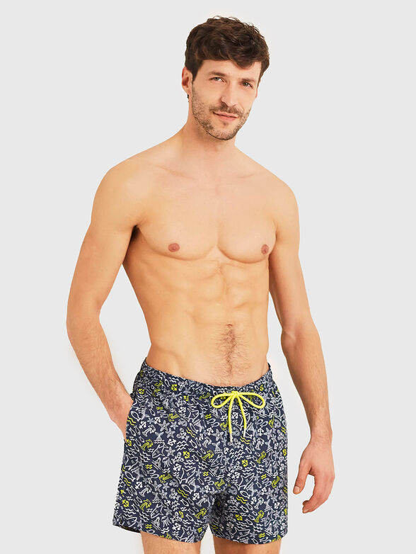 MARINA I beach shorts with contrast print - 4