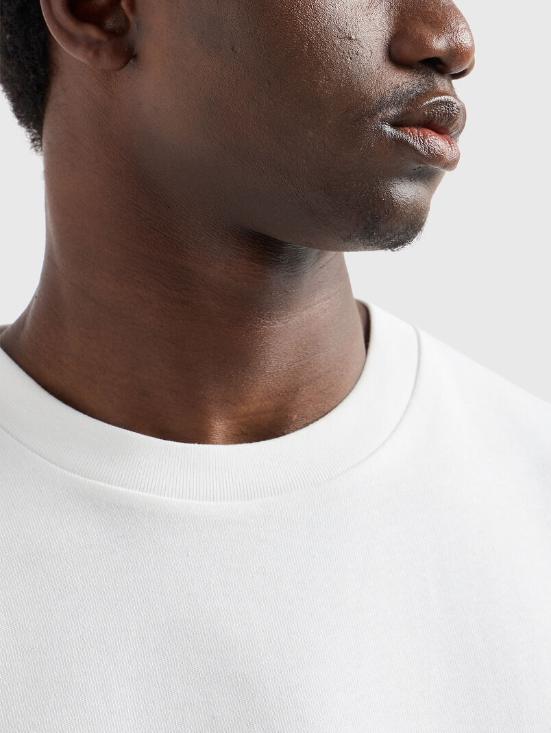 White T-shirt with logo patch - 3