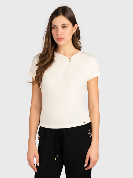 Тениска със златисти детайли - 1