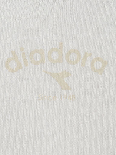 Black T-shirt with logo detail - 4