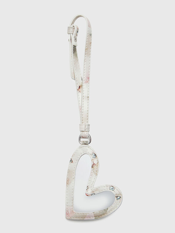 Accessory in white - 2