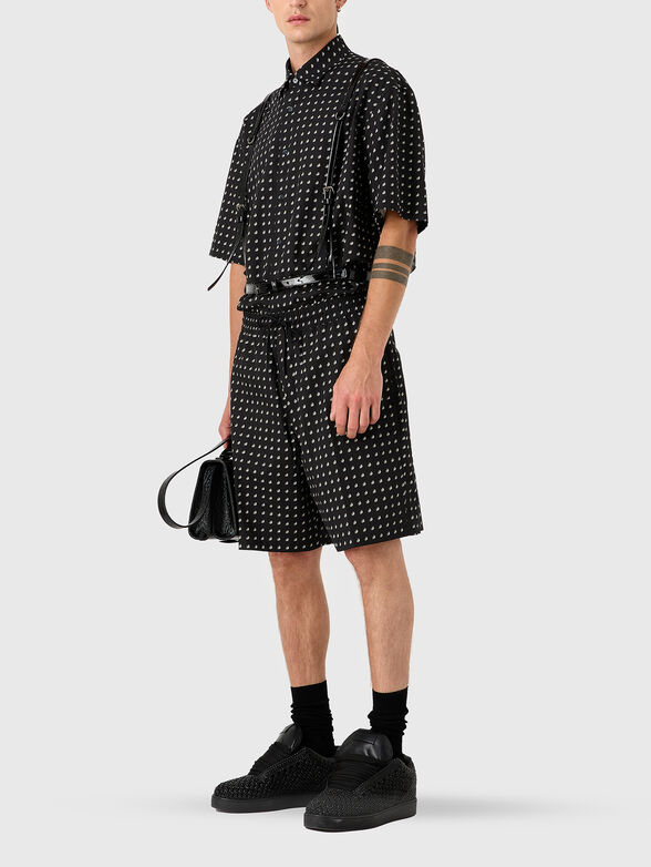 Black shirt with monogram logo print - 2