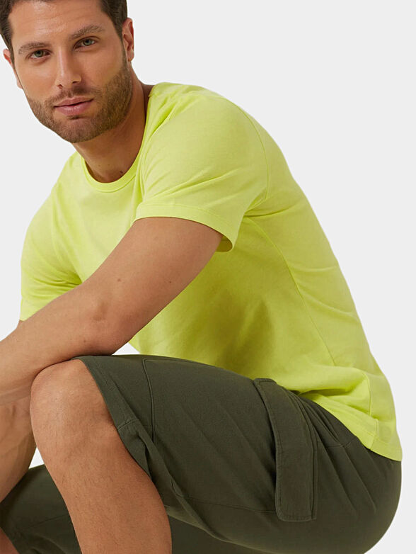 Shorts in green color with pockets - 4