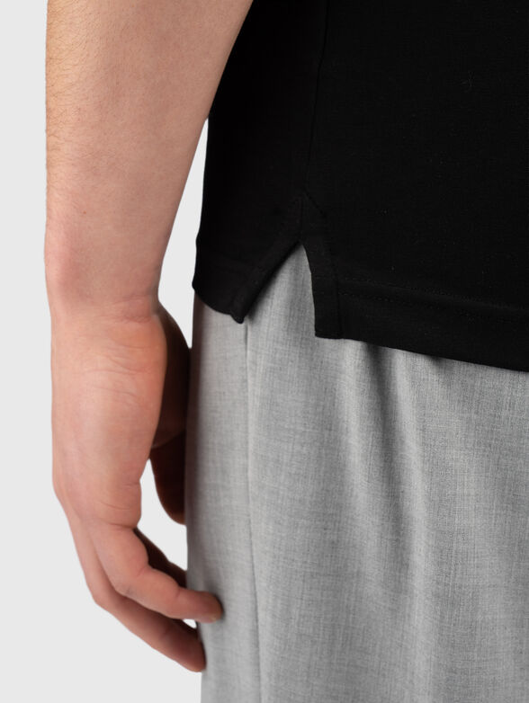 Polo shirt with contrasting trim - 6