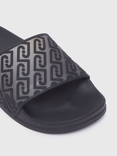 Beach shoes - 5
