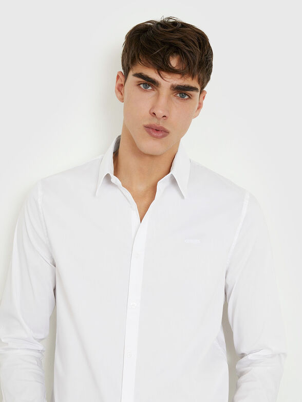 White shirt with logo embroidery - 4