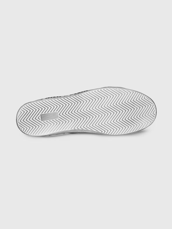 Leather shoes with silver details - 3