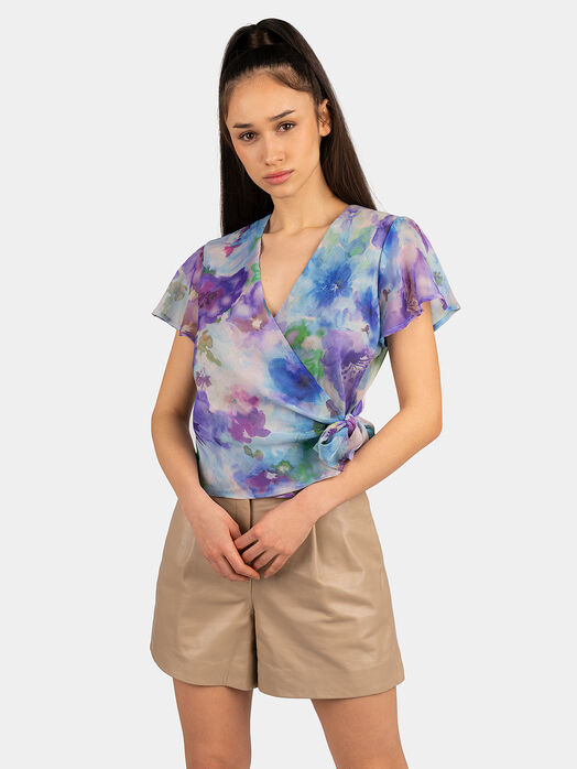 Blouse with short sleeves