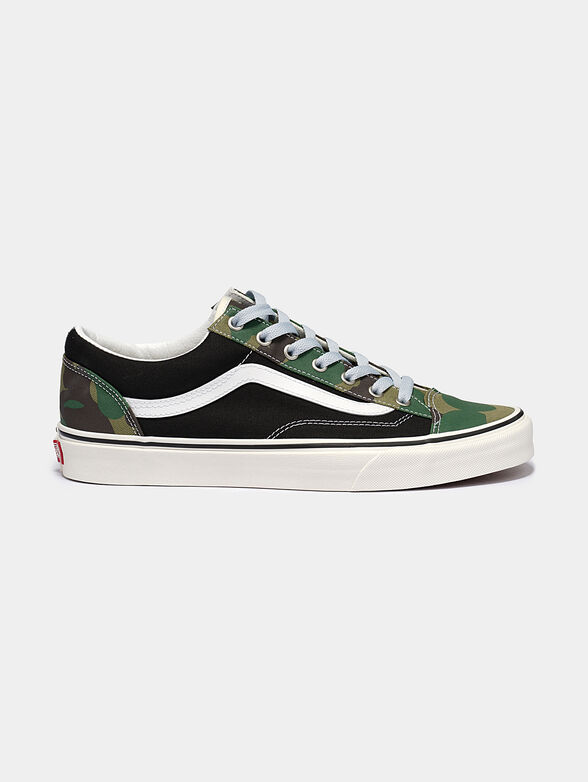 Sneakers in different colors - 0