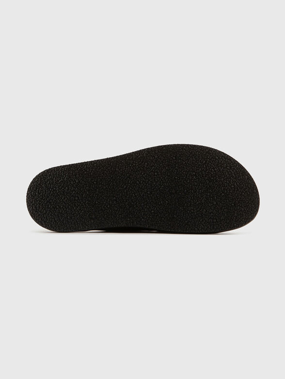 Black slippers - 5