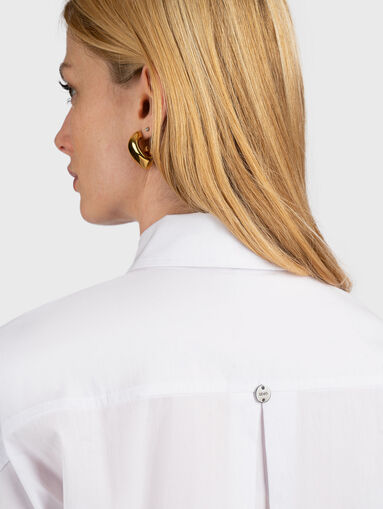 Cotton blend shirt with accent buttons - 4