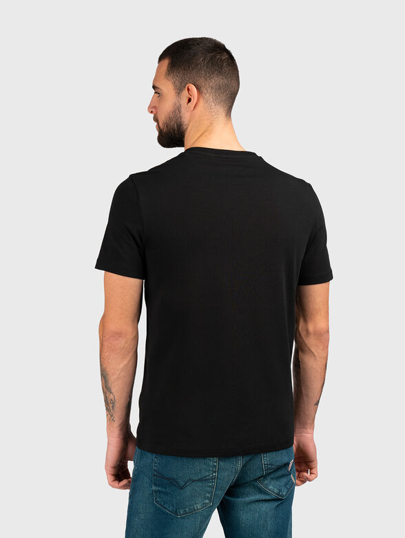 T-shirt in black with triangular logo print - 3
