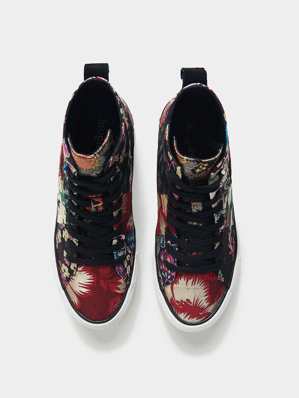 Sports shoes with floral print - 5