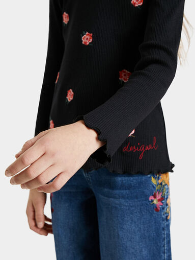 Blouse with floral details - 5