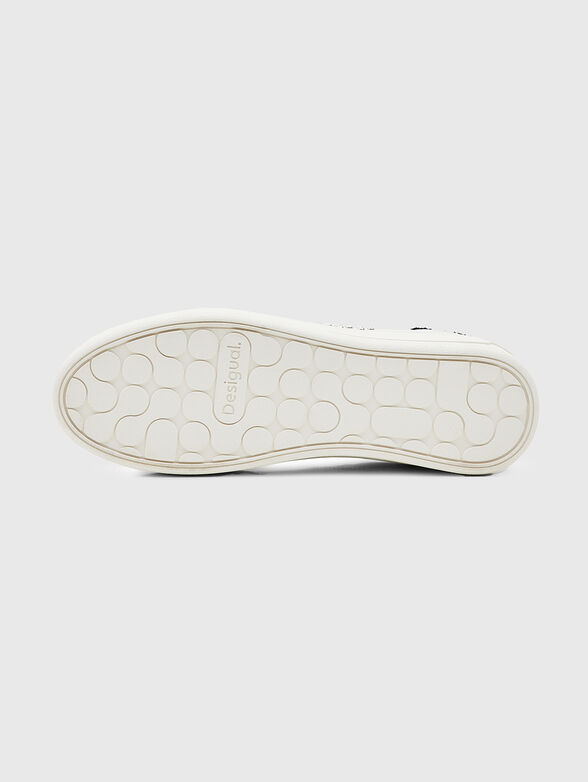 Sneakers with appliqué studs - 4