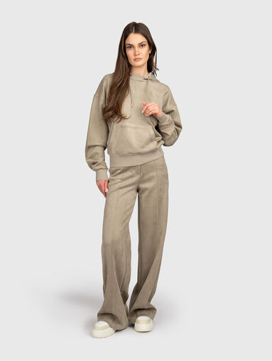 Sports trousers with logo - 5