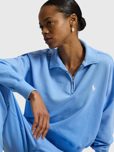 Sweatshirt with accent zip - 5