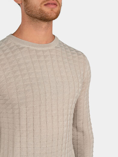 Beige sweater with texture - 2
