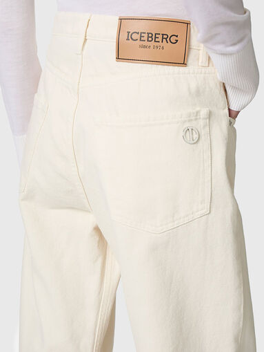 Jeans with wide legs in ecru - 3