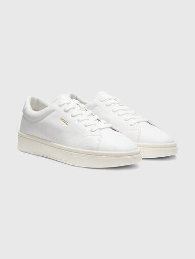 Sneakers with a gold logo  - 3