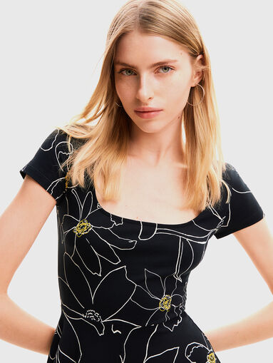 Black dress with floral print - 3