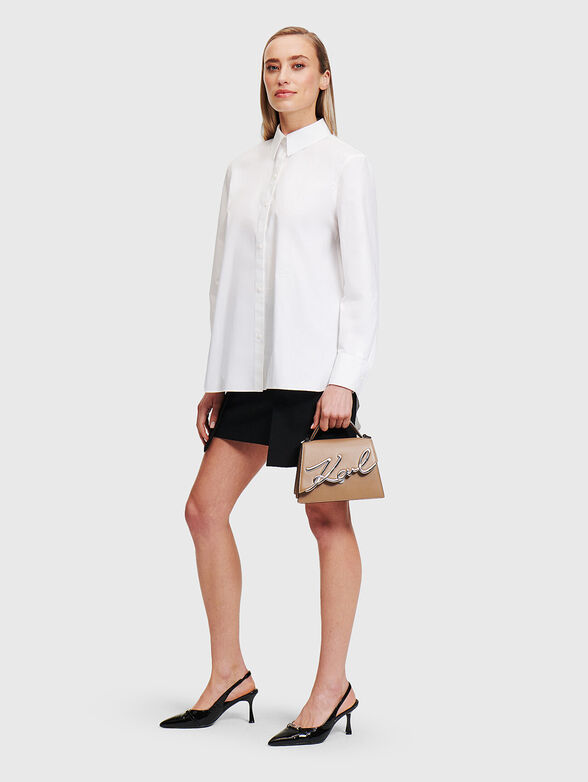 White shirt with contrast logo on the back - 4