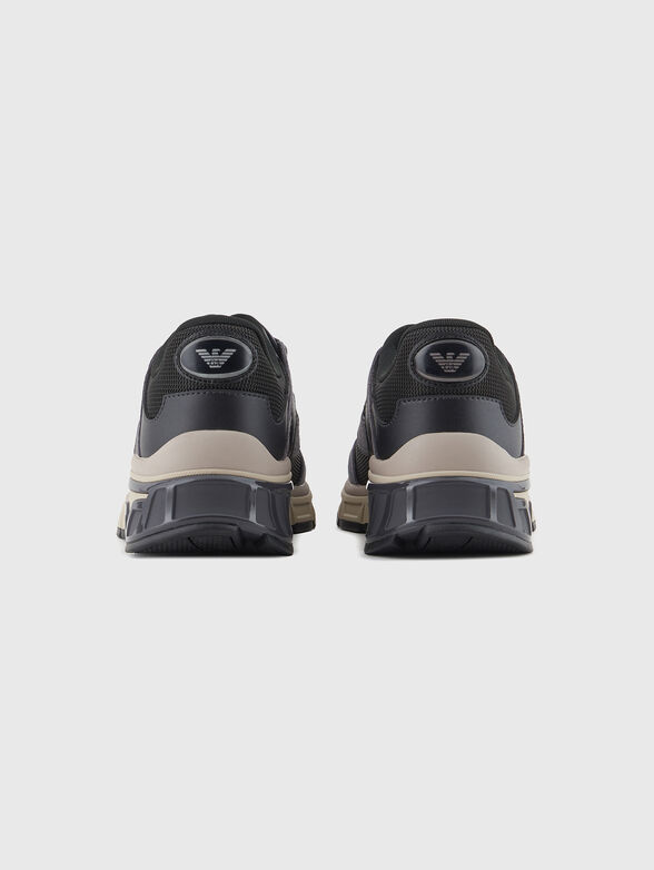 Sports shoes with logo - 3