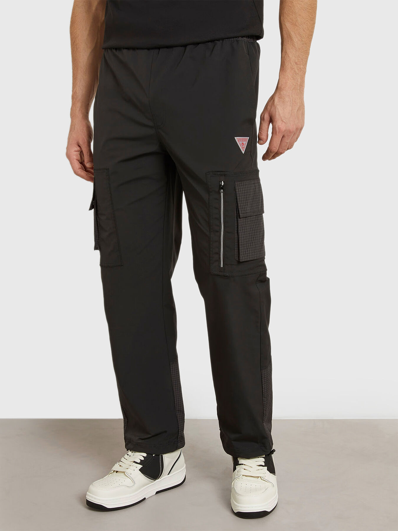 ZUBIN cargo pants brand GUESS — Globalbrandsstore.com/en