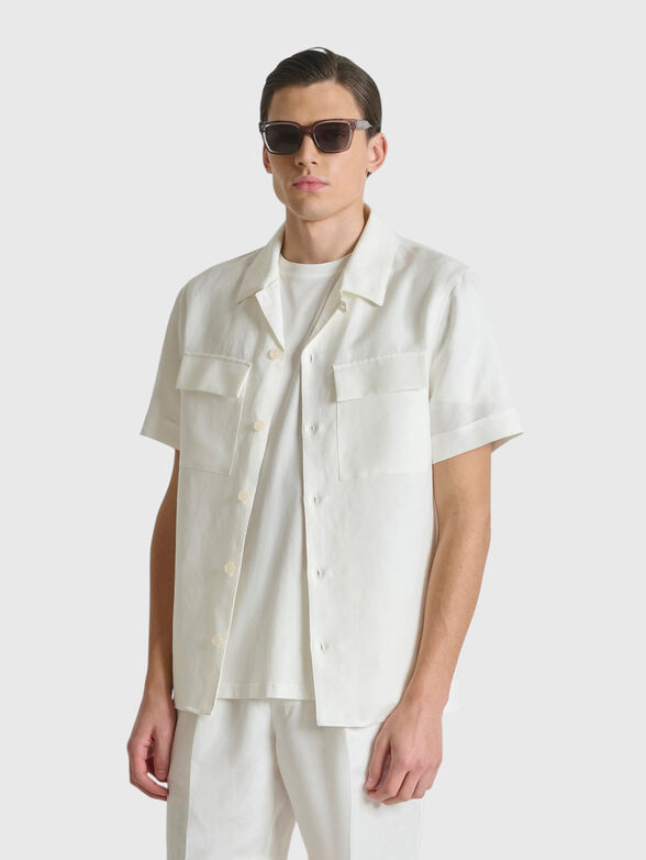 Short-sleeved shirt made of a linen blend - 1