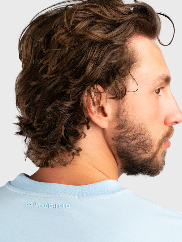 Blue T-shirt with accent logo - 3