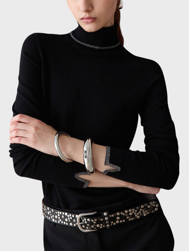Black sweater made of a viscose blend - 4