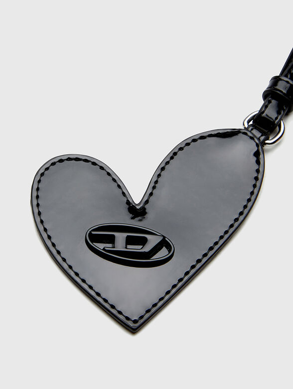 Accessory with embossed logo - 3