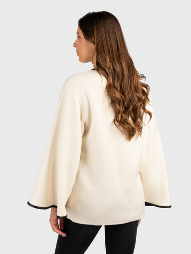 Jacket with wide sleeves and contrasting belt - 3