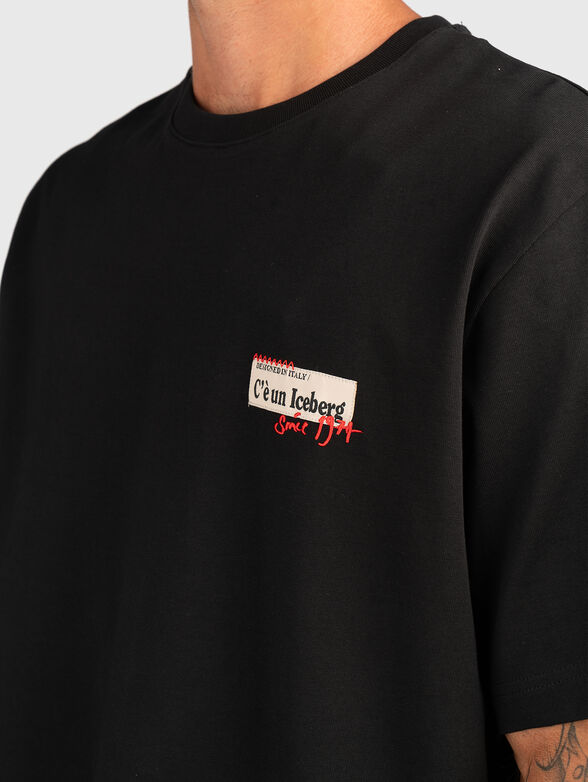 Oversized T-shirt with accent back - 5