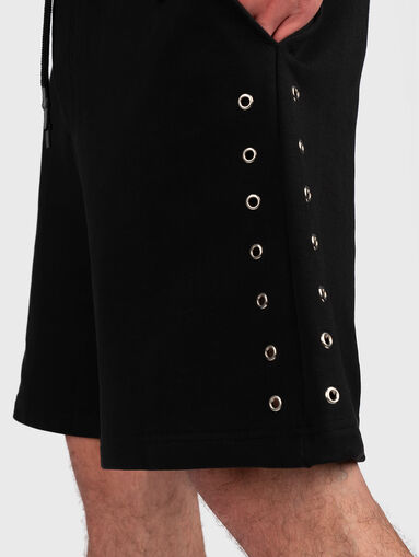 Black short pants with eyelets - 3