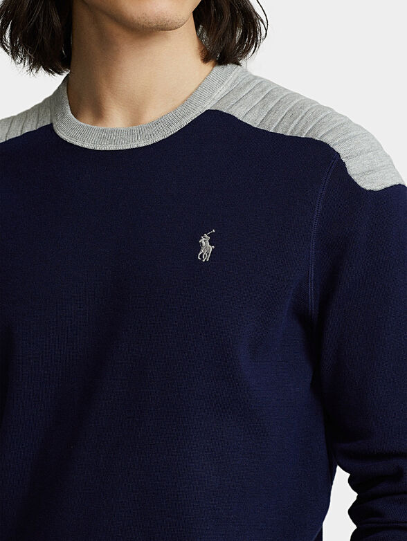 Sweater with shoulder accent - 3