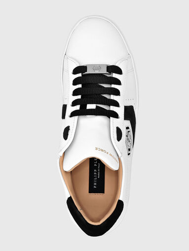 Sports shoes with logo - 5