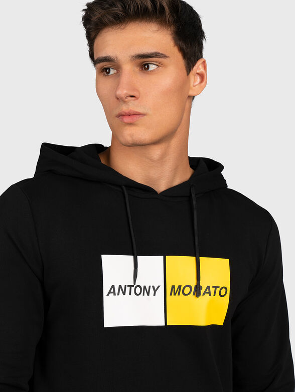 Printed sweatshirt in black - 3