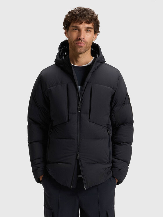 Подплатено яке с качулка и акцентен джоб - 1