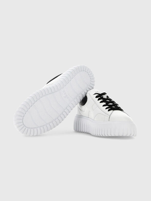 Black sport shoes - 4