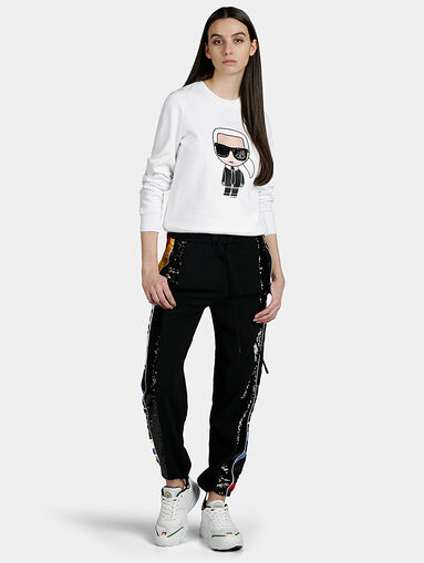 White sweatshirt with embroidery - 5
