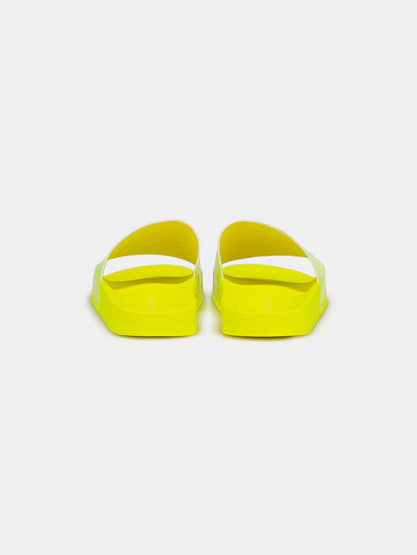 Slides with embossed skull - 3