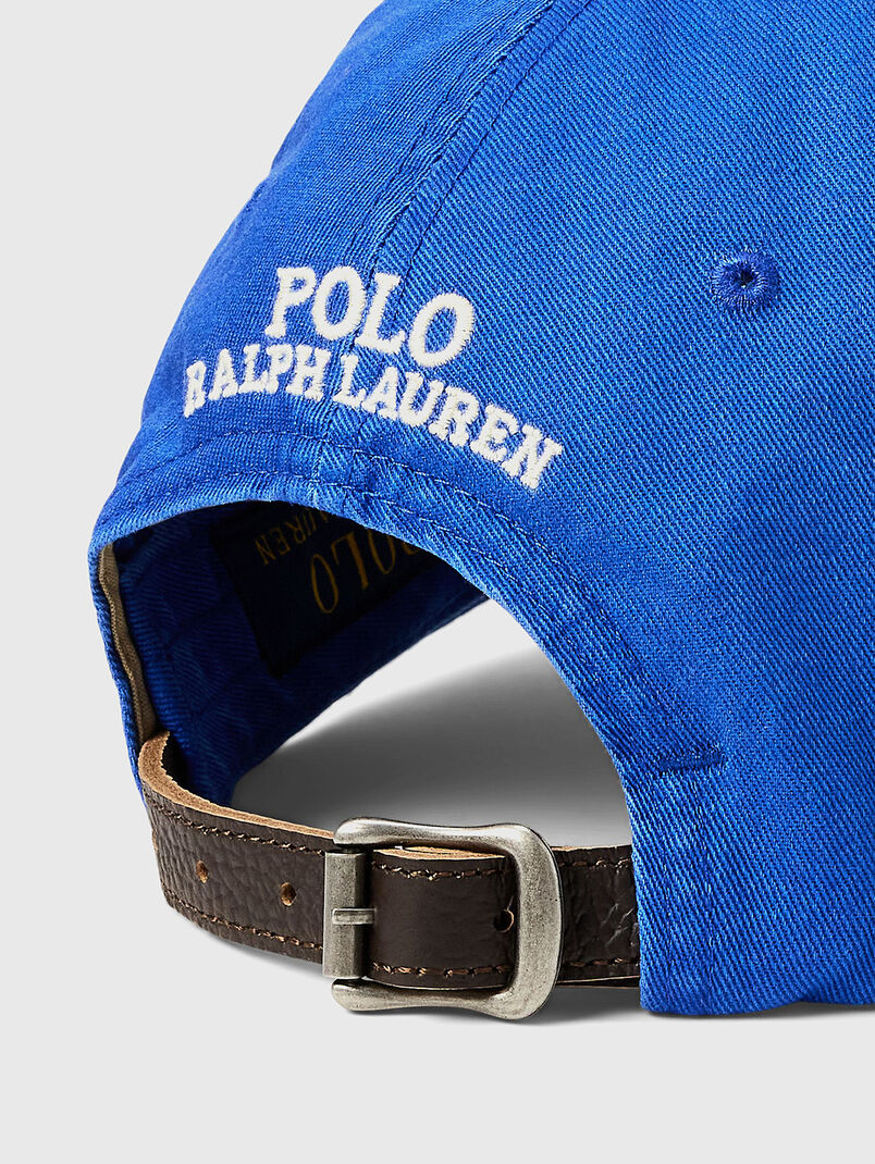 Baseball cap with embroidered logo - 3