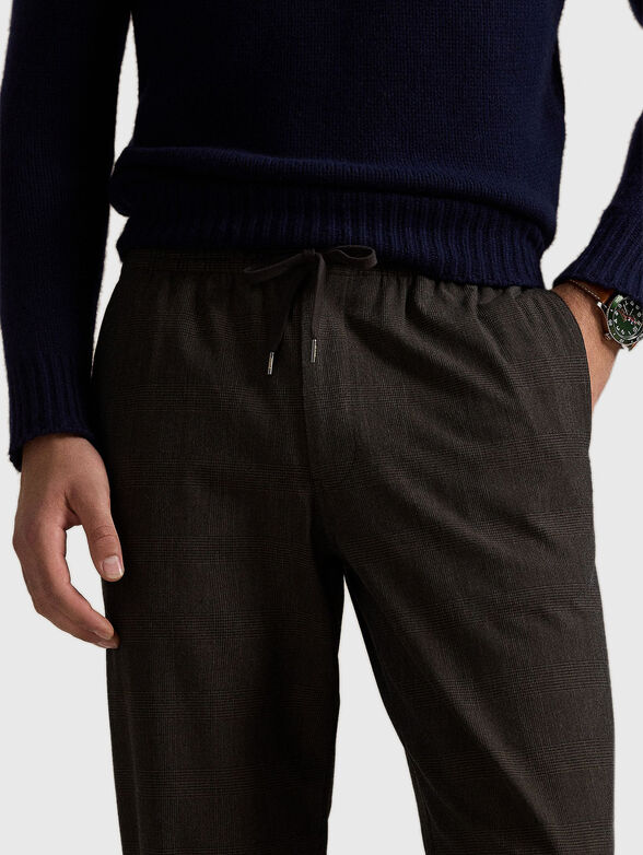 Dark brown trousers with elastic waist - 3