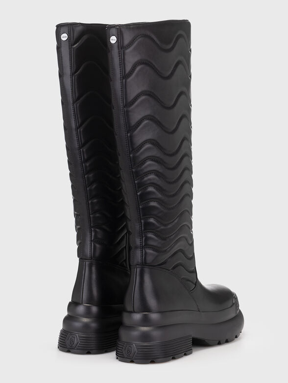 Boots in black color - 3