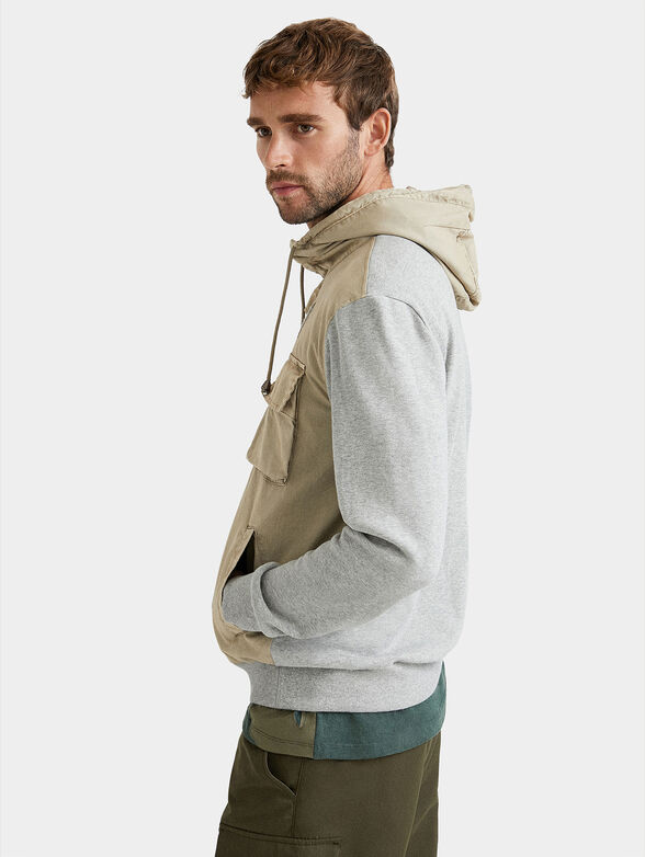 Sweatshirt with hood - 3