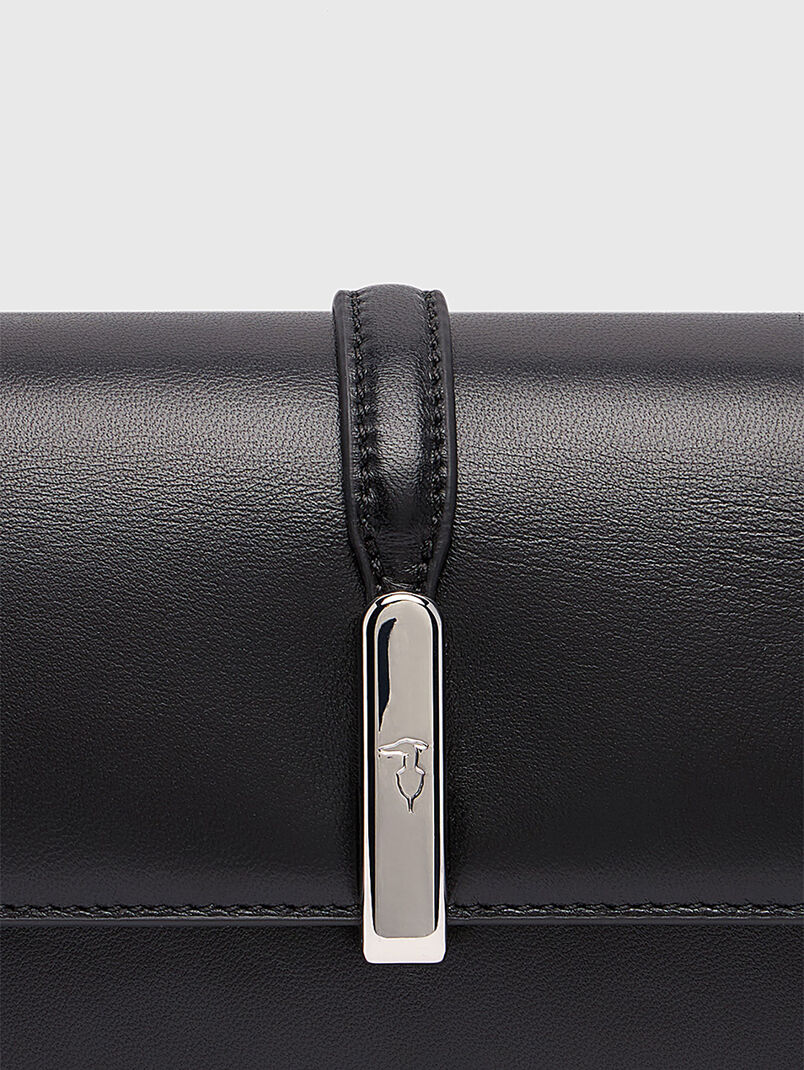 Small leather bag with silver details - 3