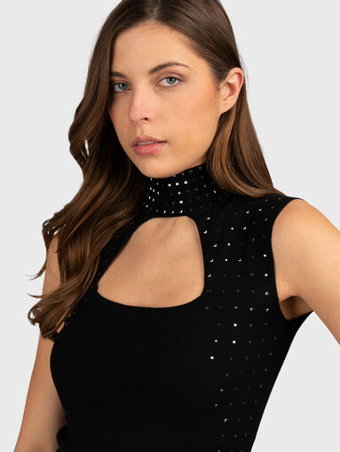 Top with cut-out detail and accent eyelets - 5