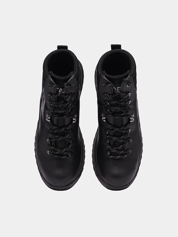 QUEST Leather boots with contrasting details - 6